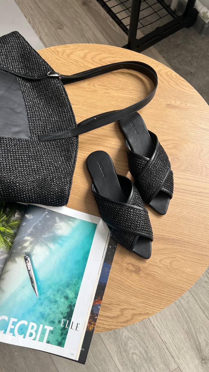 Шкіряні мюлі-шльопанці Malena SH117S2 (чорна соломка)