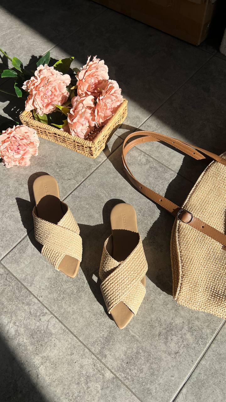 Шкіряні мюлі-шльопанці Malena SH117S (соломка сахара)