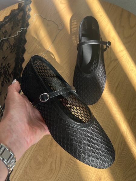 Шкіряні балетки з крупною сіточкою Lolita BL007S2 (чорний)