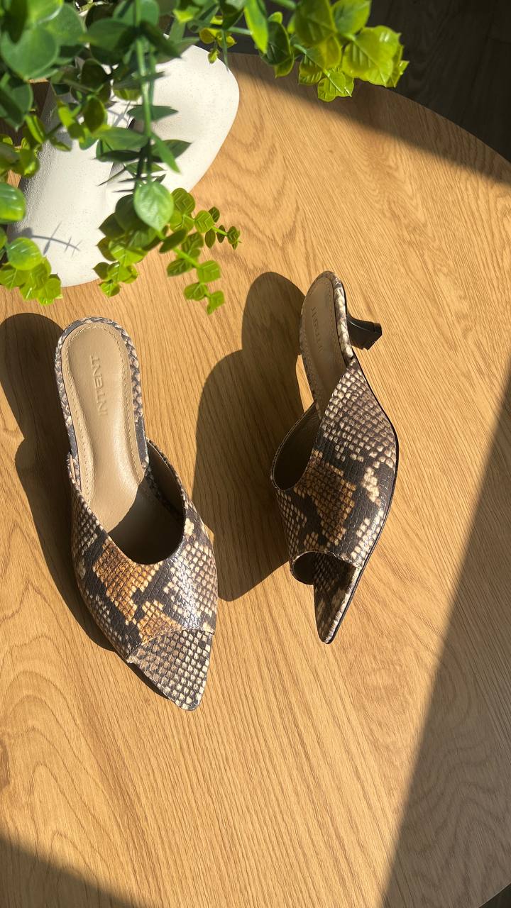 Шкіряні мюлі-шльопанці Sindy M113 (анаконда руда)